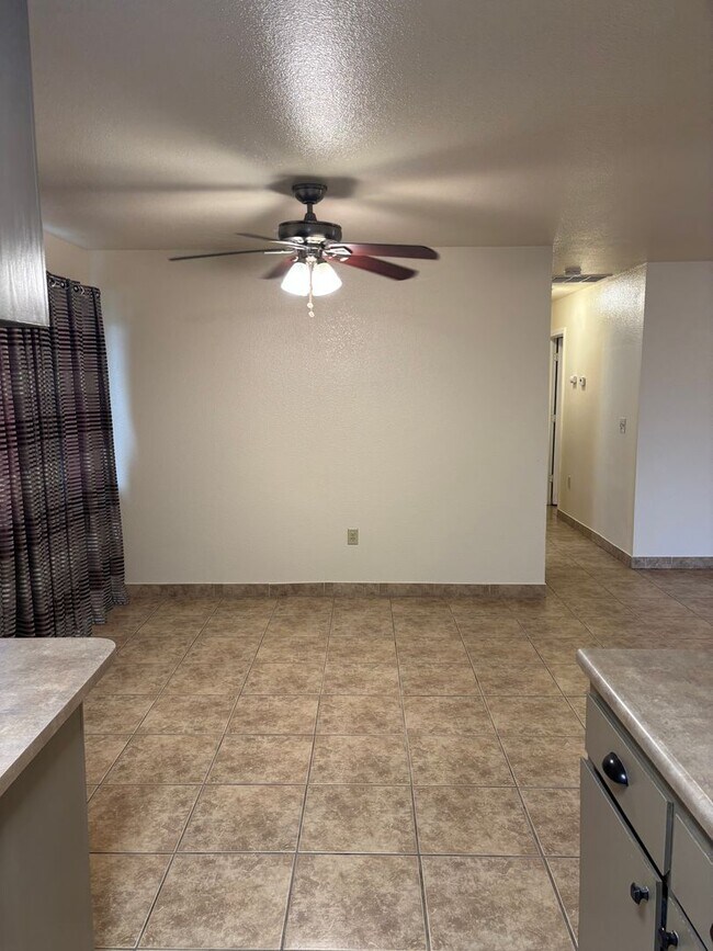 Building Photo - 3 B/R 2 BA Single Family Home in Live Oak AVAILABLE NOW!!