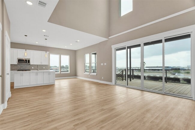 Building Photo - 28 Cmdr. Runco Ln