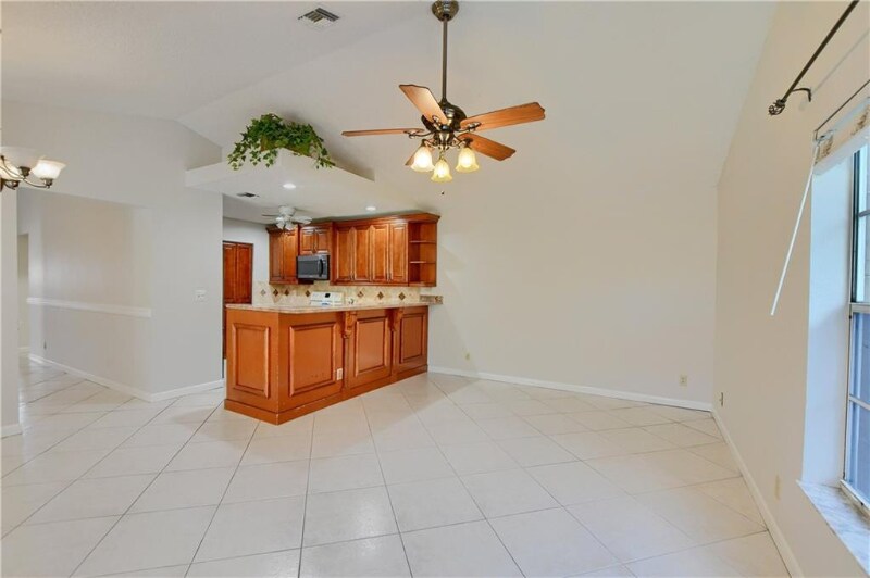 Building Photo - 22556 Middletown Dr