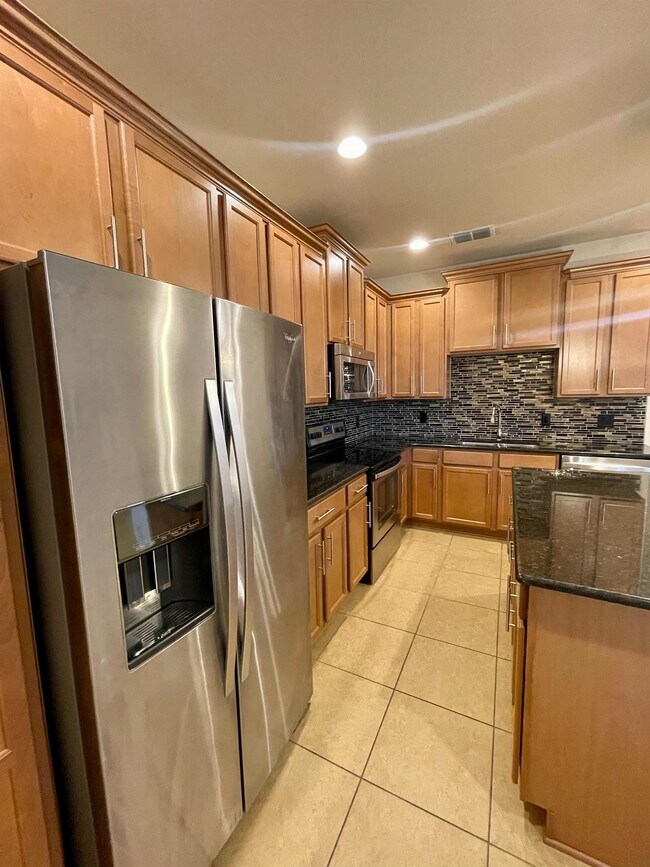 Building Photo - 10132 Eagle Creek Center Blvd