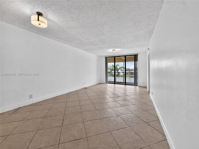 Building Photo - 11358 Taft St