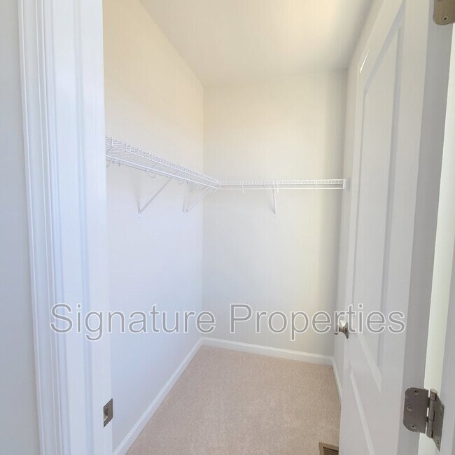 Building Photo - 9278 Magellan Pky