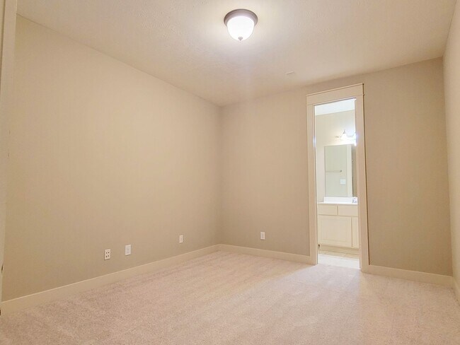 Building Photo - 1237 Hobbs Reach Ln