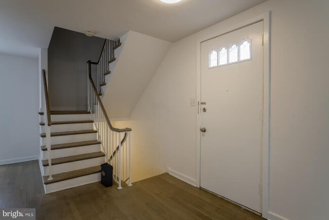 Building Photo - 301 I St SW