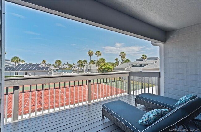 Building Photo - 4949 N Hwy A1A