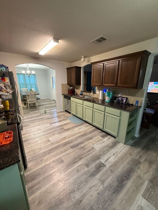 Building Photo - 5 bedroom Home in Copperas Cove