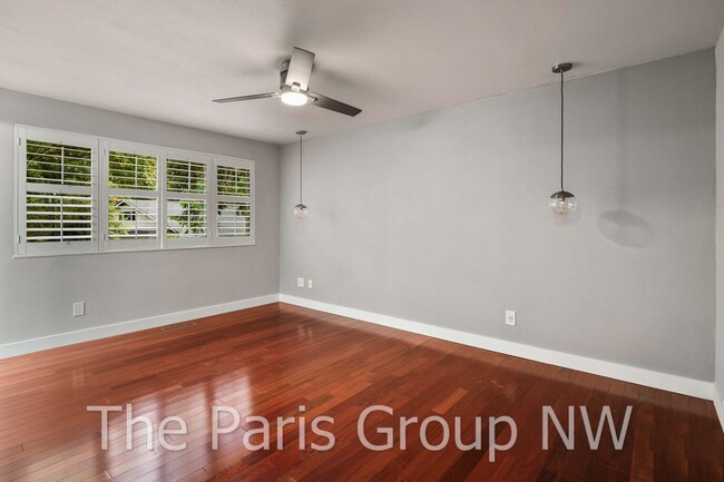 Building Photo - Gorgeous Fairwood Greens 4BR *A/C, Upgrade...