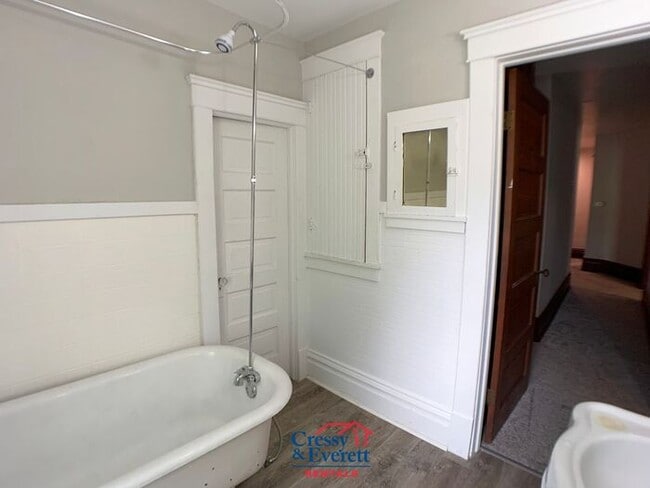 Building Photo - 2 bedroom unit in Niles