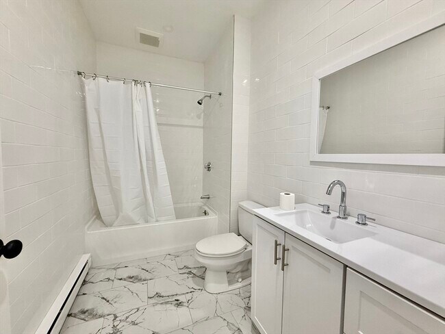 Building Photo - 452 Clementine Park