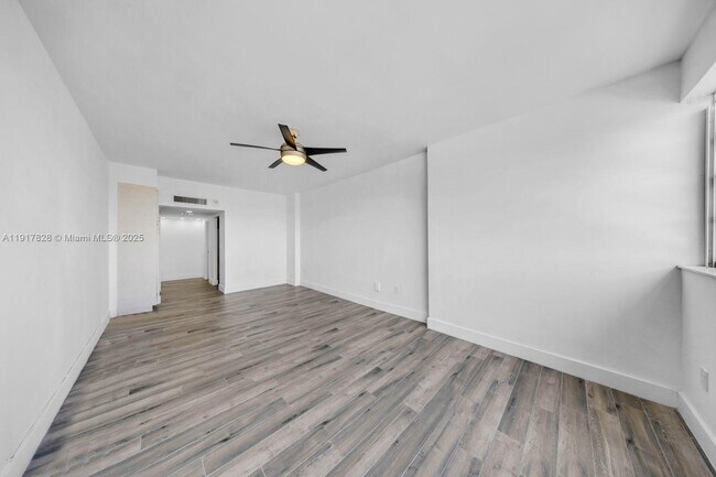 Building Photo - 13155 Ixora Ct