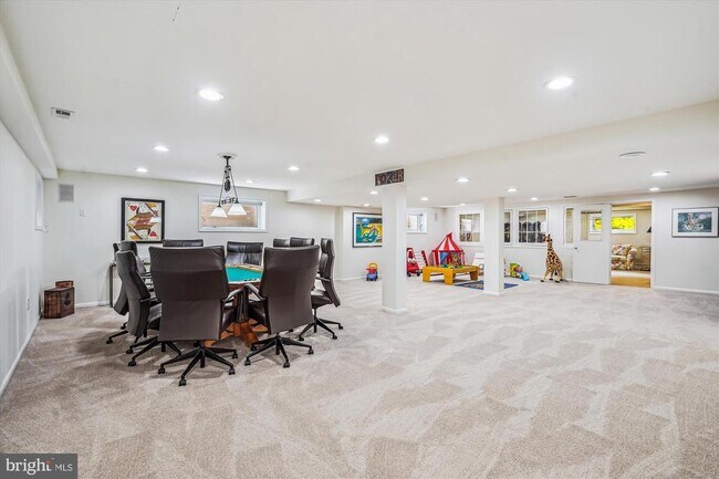 Building Photo - 6623 Radnor Rd
