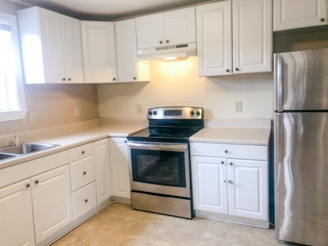 Building Photo - Beautiful 1 bedroom, 1 bath farmhouse with BONUS ROOM