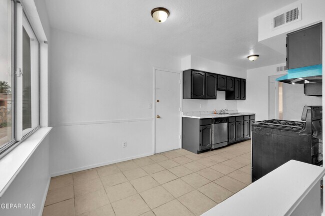 Building Photo - 1529 Babe Hiskey Ln