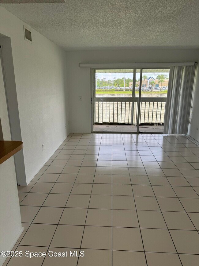Building Photo - 969 Sonesta Ave NE