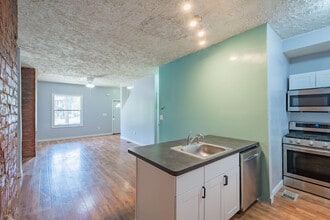 Building Photo - 426 Borland St