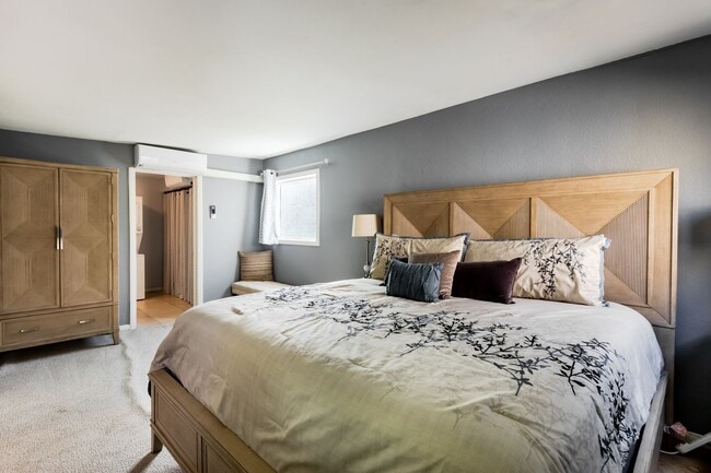 Building Photo - Movie Colony Oasis - Peaceful, Walk to Downtown (Monthly Only - No Long Term)