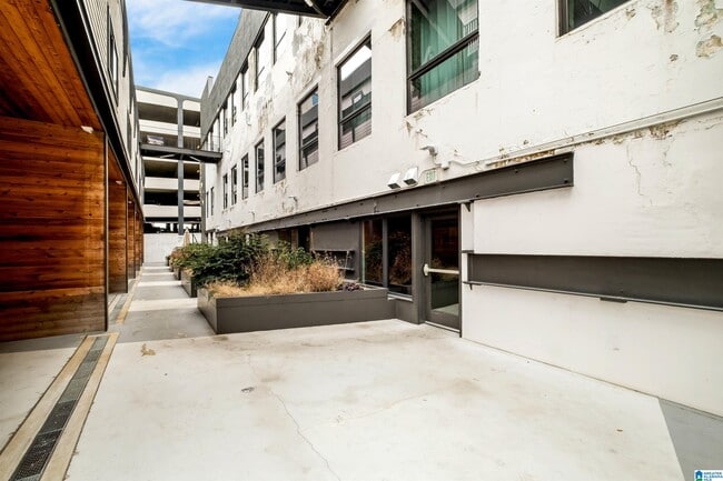 Building Photo - 1801 2nd Ave N