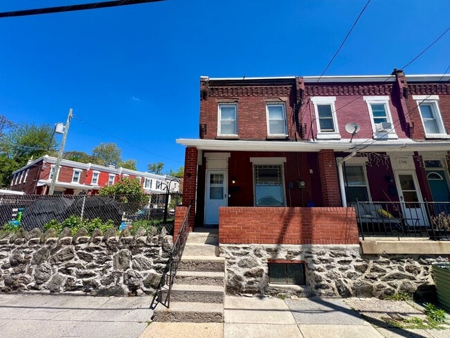 Building Photo - Gorgeous 3-Bedroom Townhome in East Falls! Available June 1st!