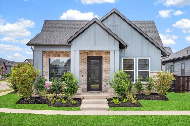 Building Photo - 18403 Vivacious Ln