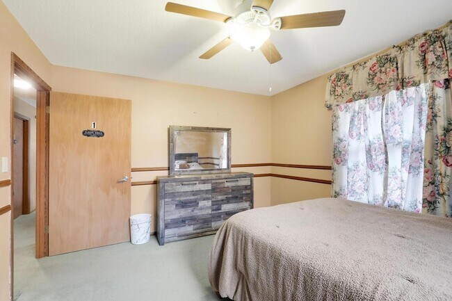 Building Photo - 11333 Welcome Ave N