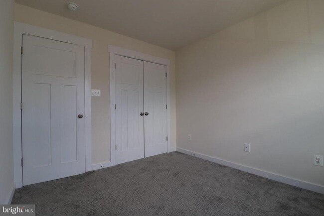 Building Photo - 414 Waverley Dr