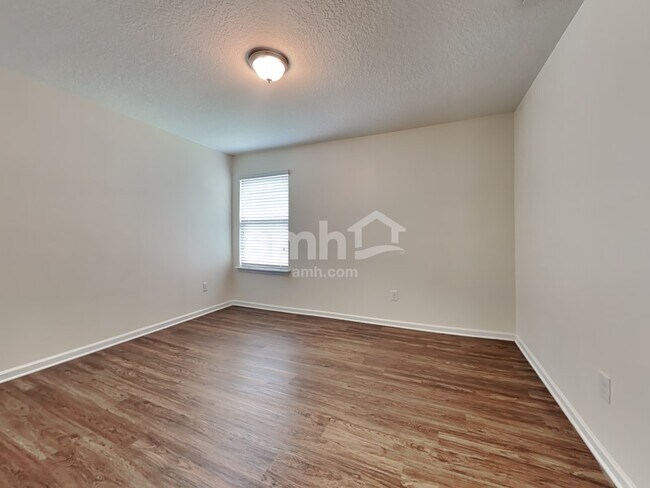 Building Photo - 851 Glendale Ln