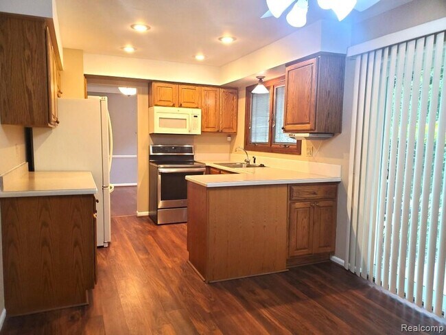 Building Photo - 5057 Prentis Dr