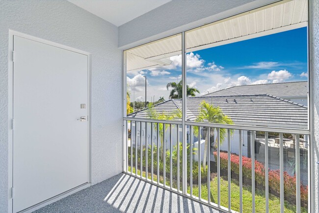 Building Photo - ~2 bed/2 bath UPDATED condo at The Cove on Six Mile