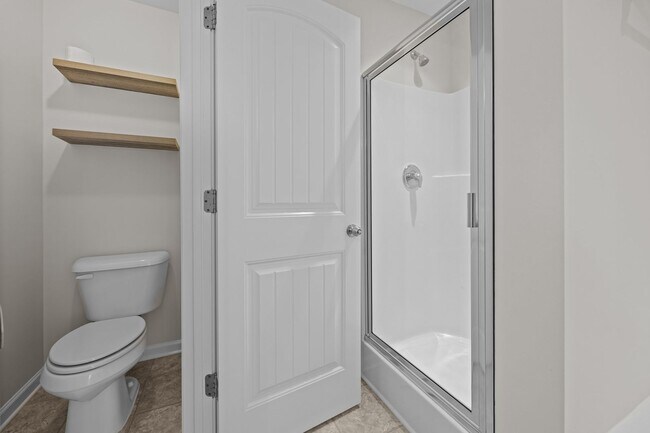 Building Photo - Fantastic 3 Bedroom End-unit Townhome with...