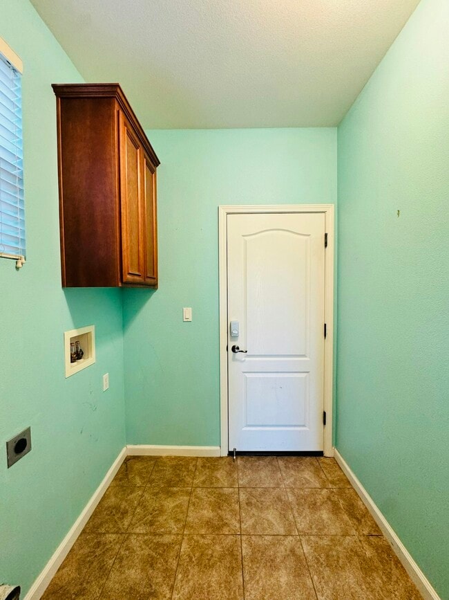 Building Photo - 1244 Cedarwood Loop