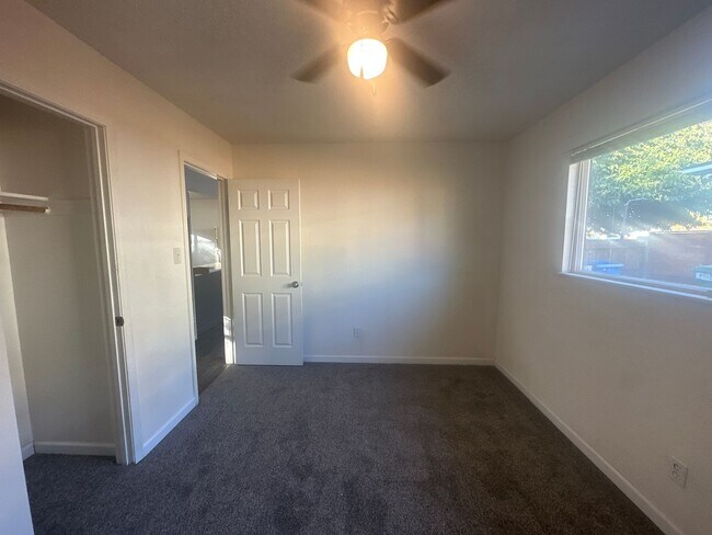 Building Photo - 380 Angelus St