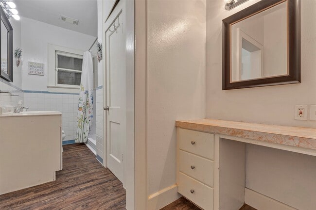 Building Photo - 4322 Avenue R 1/2