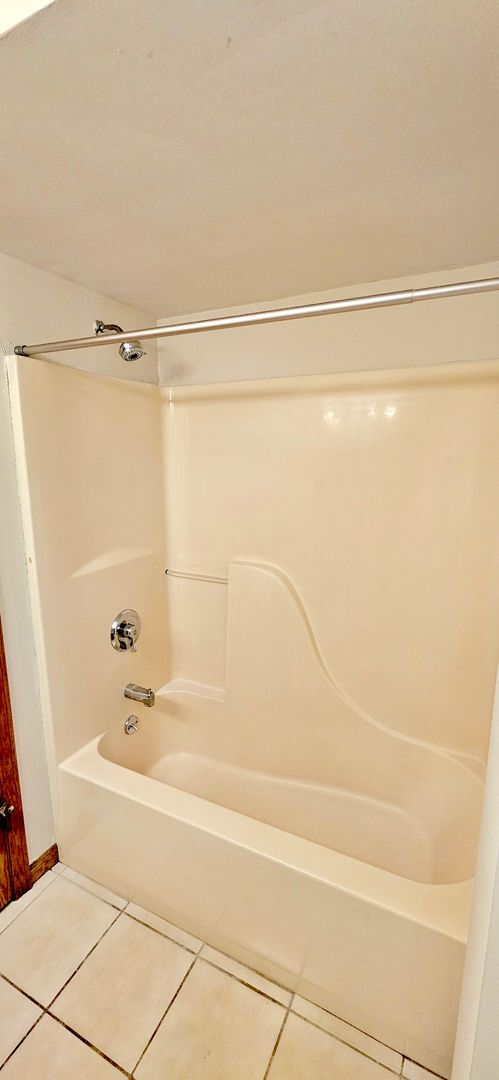 Building Photo - 2958 S Archer Ave