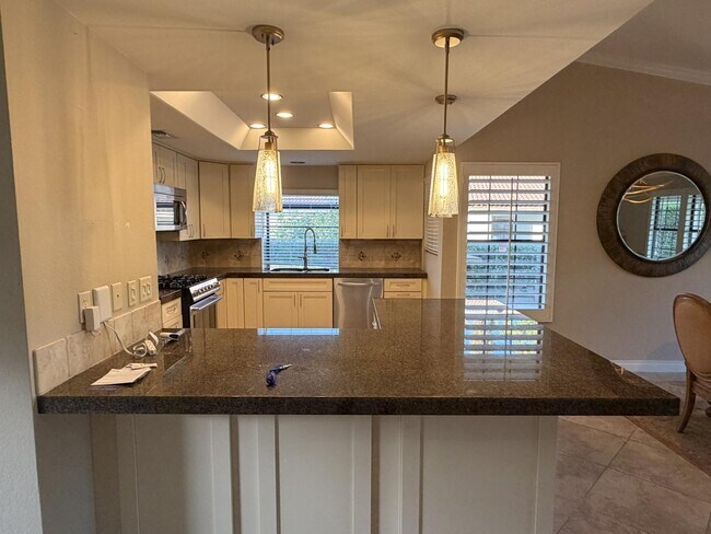 Building Photo - 39196 Sweetwater Dr