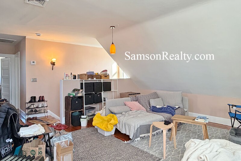 Building Photo - 135 Glenwood Ave