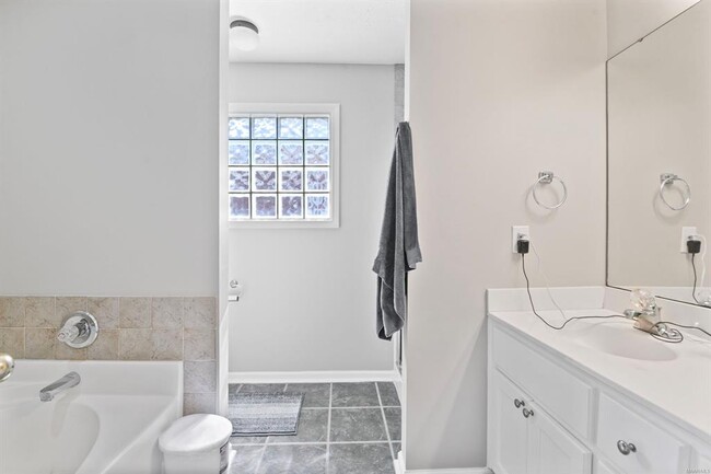 Building Photo - 1225 Westfield Ln