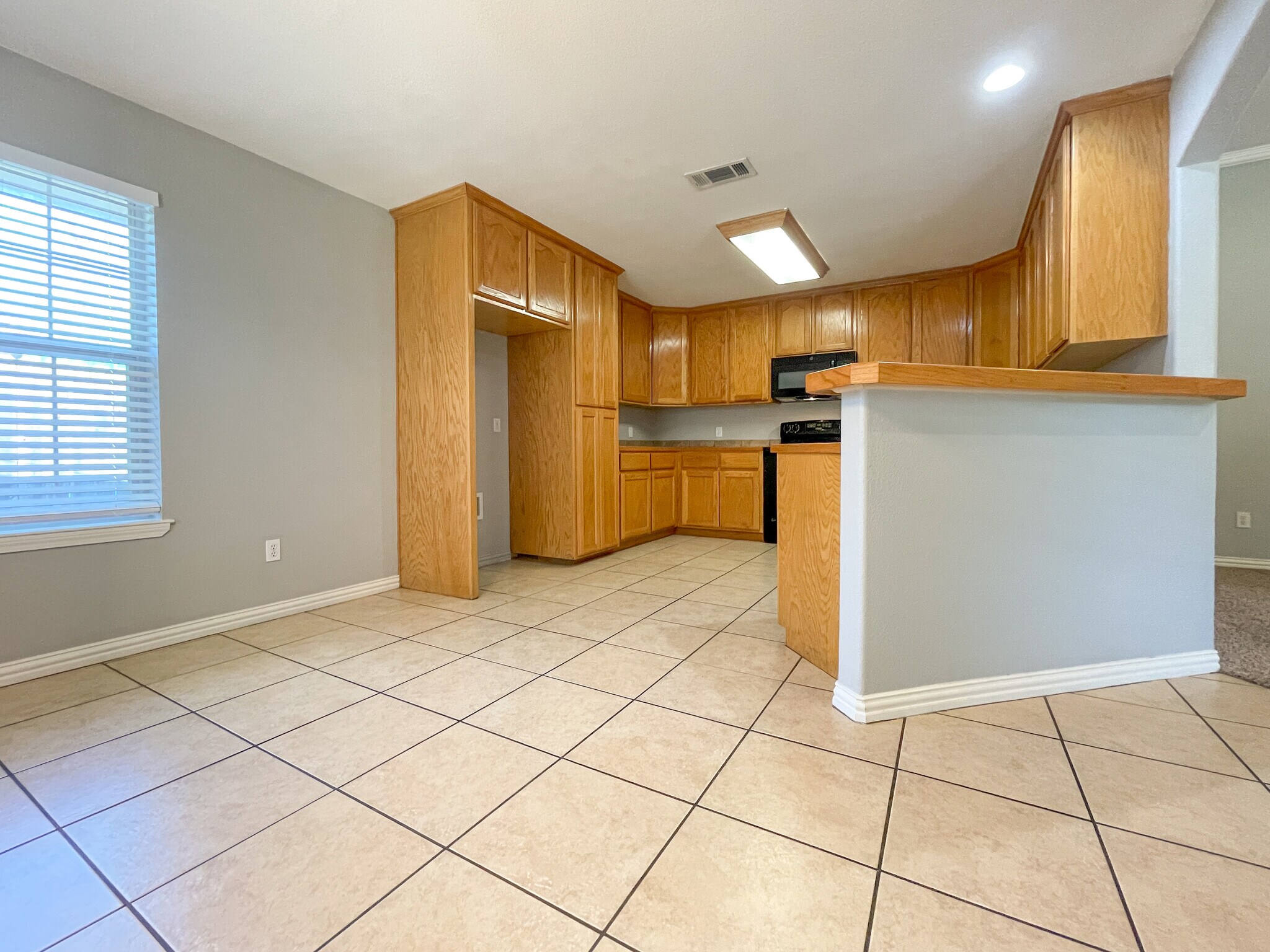 Building Photo - 109 Red Oak Rd