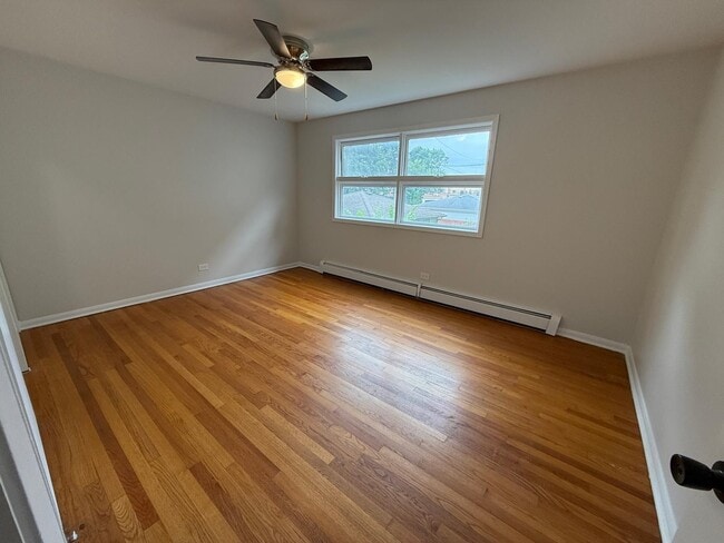 Building Photo - 2431 N 76th Ct