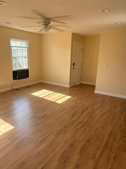 Building Photo - 509 Highland Park Dr