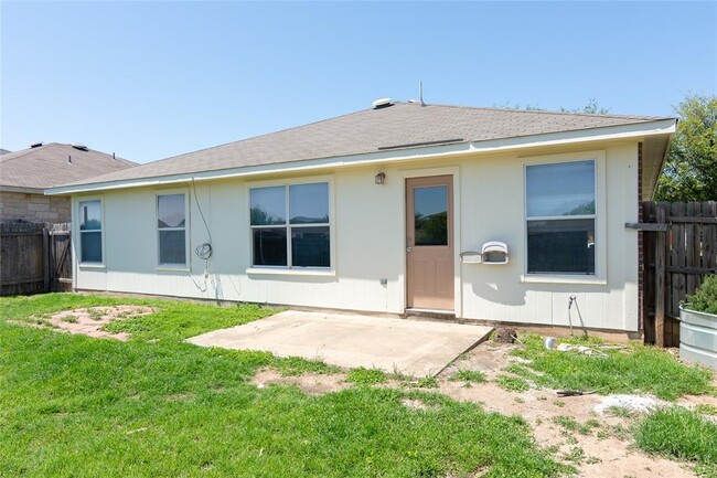 Building Photo - 245 Shale Dr
