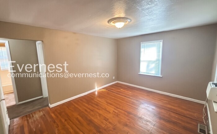 Building Photo - 7011 Paisley Dr