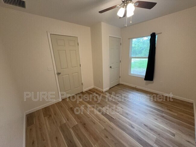 Building Photo - 11330 NE 66th Ln