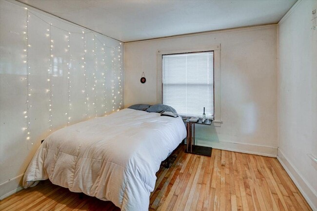 Building Photo - 416 Castle Pl