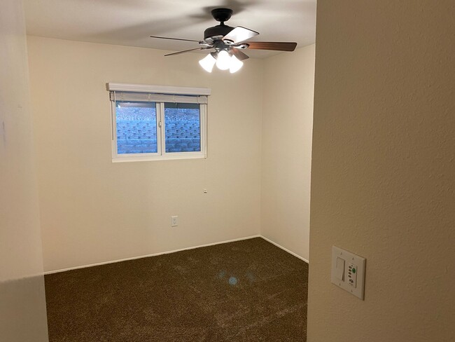 Building Photo - Spacious & Clean 4 Bdr 2 Ba 1 story home i...