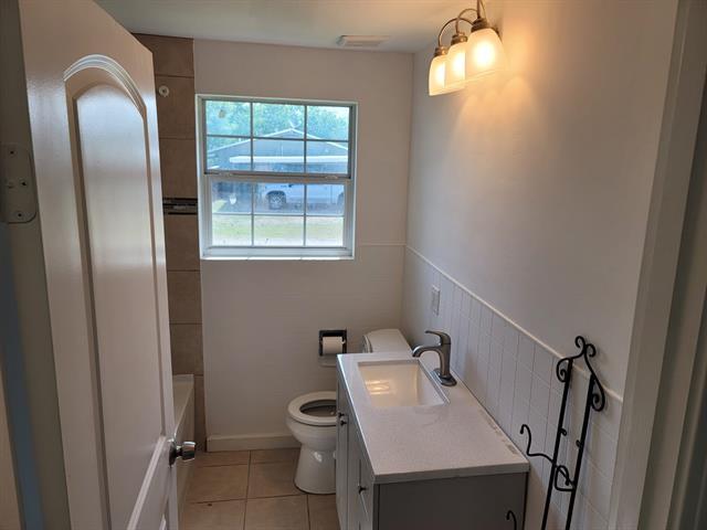 Building Photo - 5904 Lee St