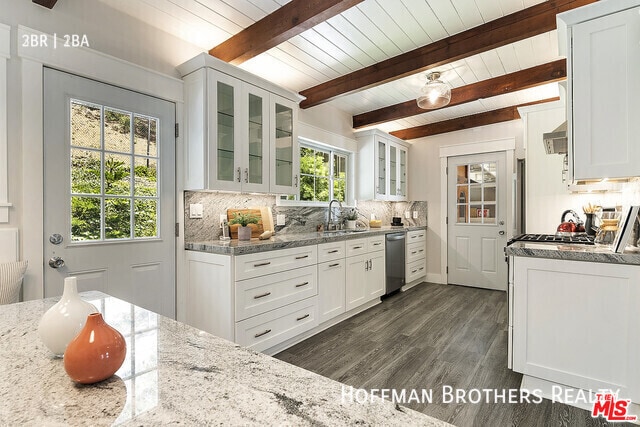 Building Photo - 3908 Las Flores Canyon Rd