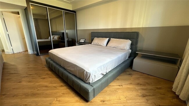 Building Photo - 20000 E Country Club Dr