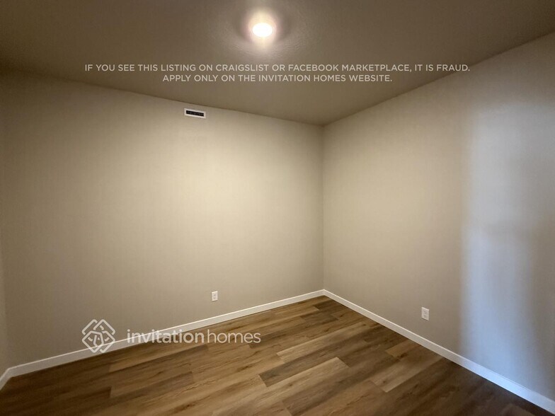 Building Photo - 972 Cascade Falls St