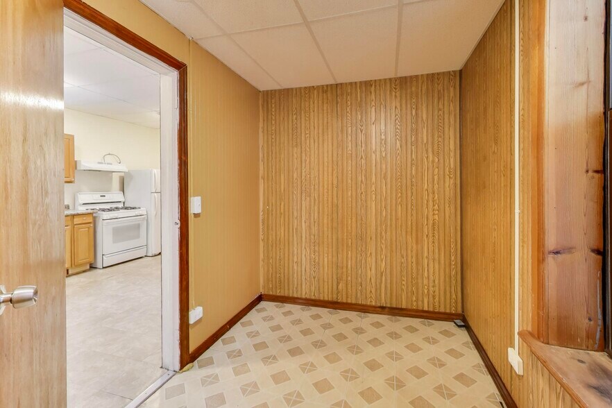 Building Photo - 3744 W 26th St