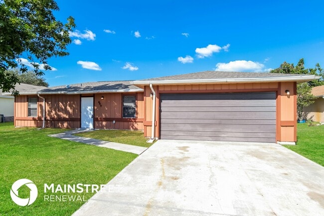 Building Photo - 647 Pampas St NW